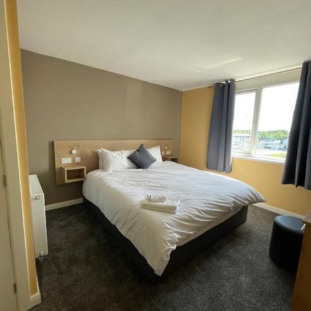 Tinapa Suites Манчестер Экстерьер фото